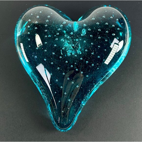 Art Glass Hand Blown Heart Paperweight Turquoise Blue w/ Controlled Bubbles - Picture 6 of 8